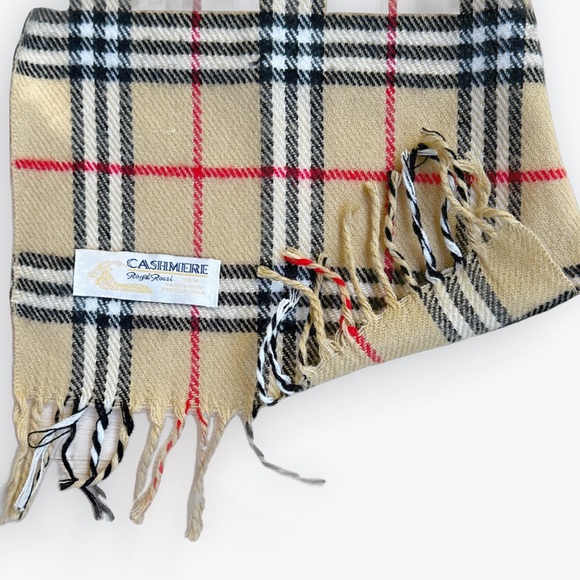 Cashmere Plaid Scarf - Vintage Unisex - Picture 3 of 9